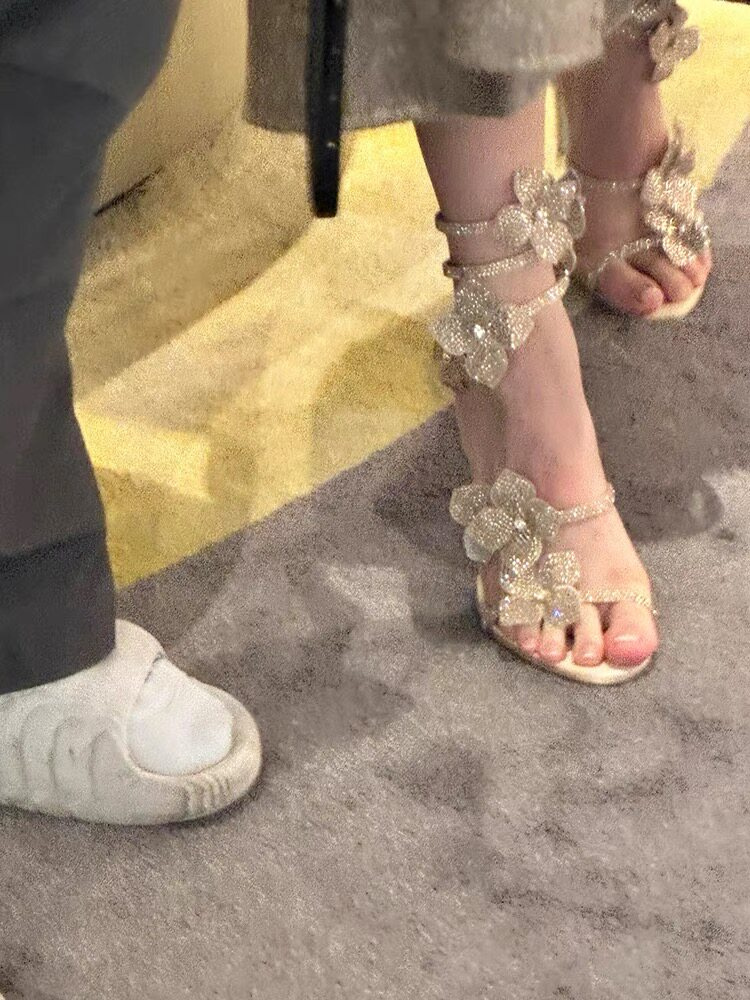 Kadınlar için 3D Çiçek Aplikel - Strappy Heeled Sandals incelemesi ve fiyatı