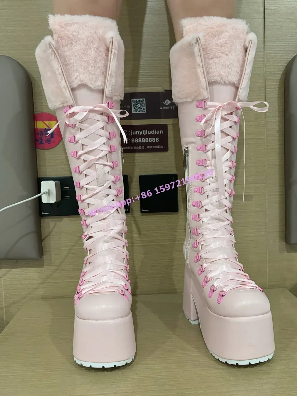 Pembe Tüylü Botlar Kalın Taban - Ribbon Tie Heel incelemesi ve fiyatı